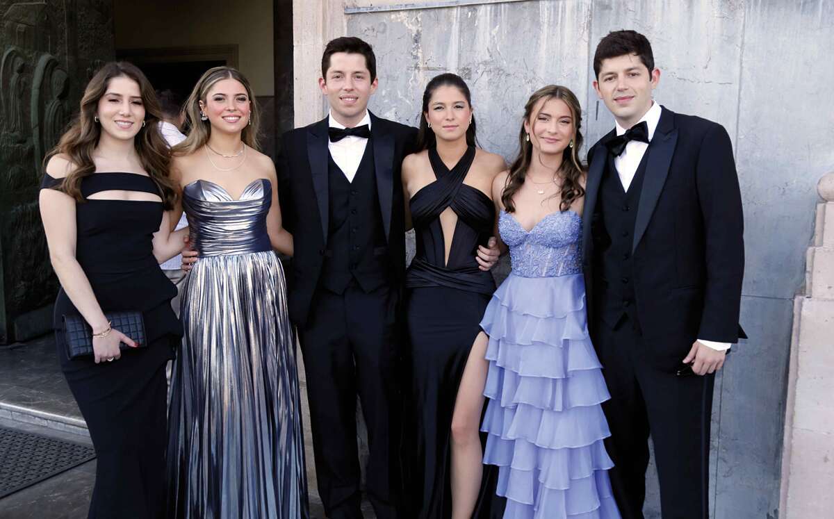 Rossana Martínez, Boreque Hinojosa, Hugo Martínez, Viviana Hinojosa, Mila Martínez y Luis Carlos Martínez