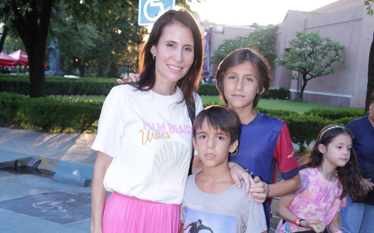 Yusara González de Martínez, Mariano Martínez y Santiago Martínez
