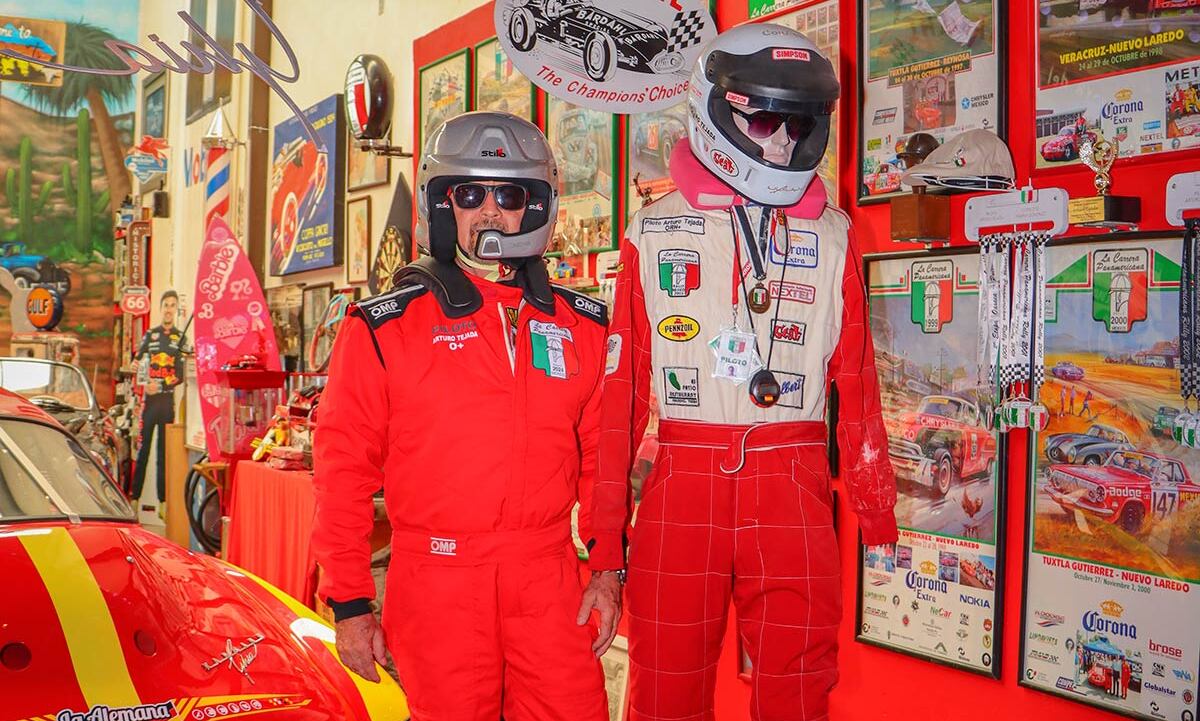 Arturo Tejada primer y último uniforme.