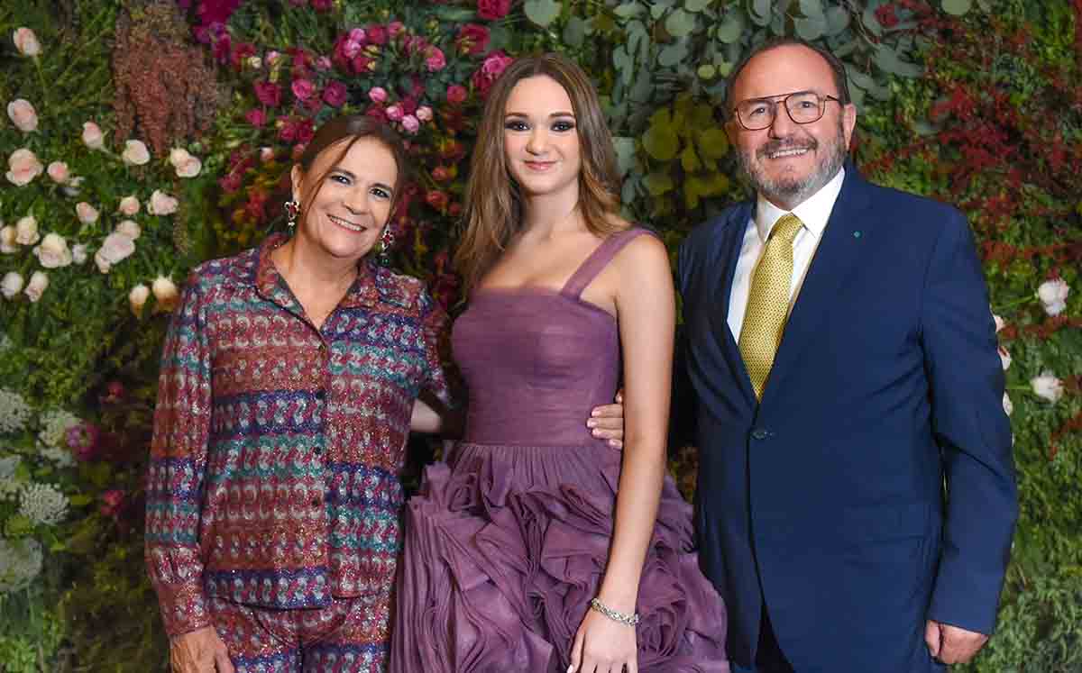 Asistentes llegaron puntuales a la pedida