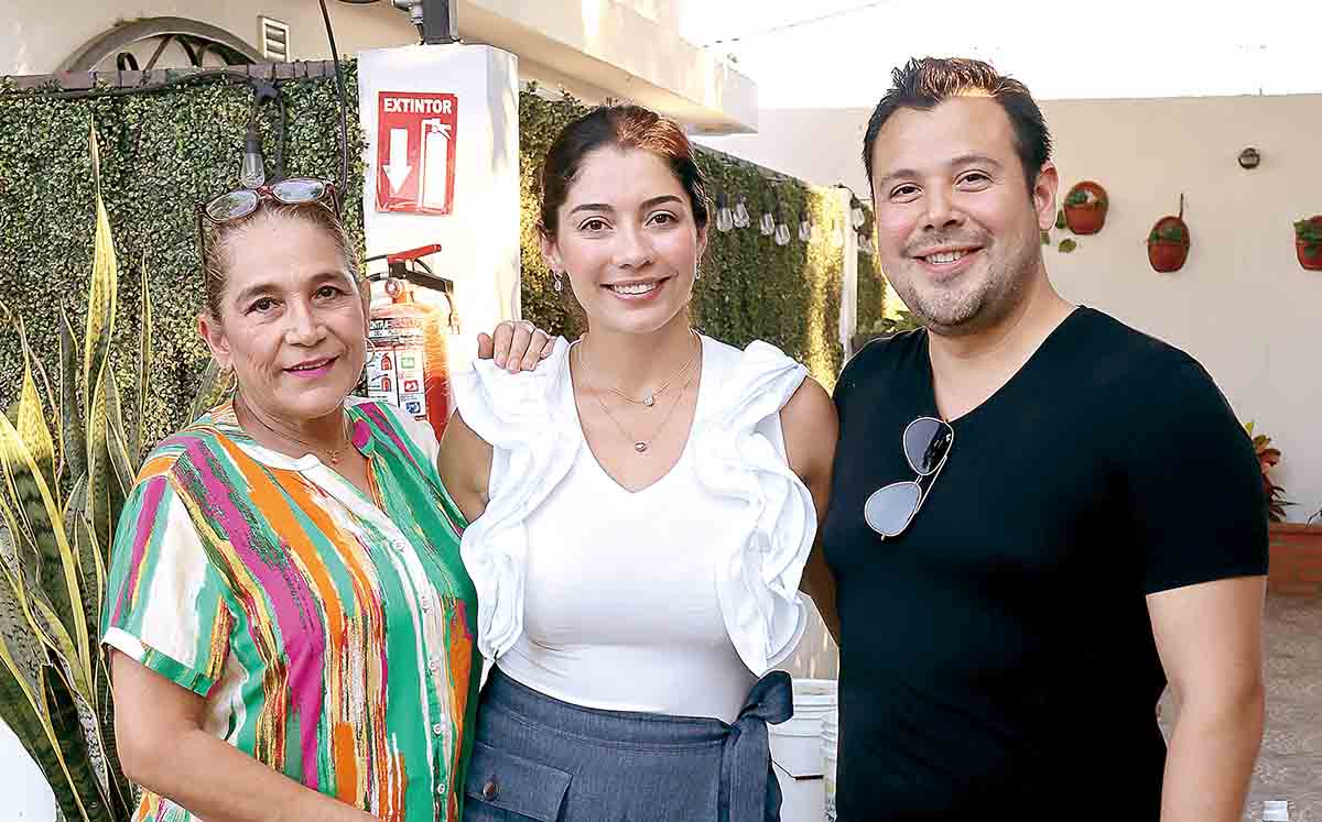 ALMA ALTAMIRANO, GABY MARTÍNEZ Y EDGAR CALLES disfrutaron de la decoración