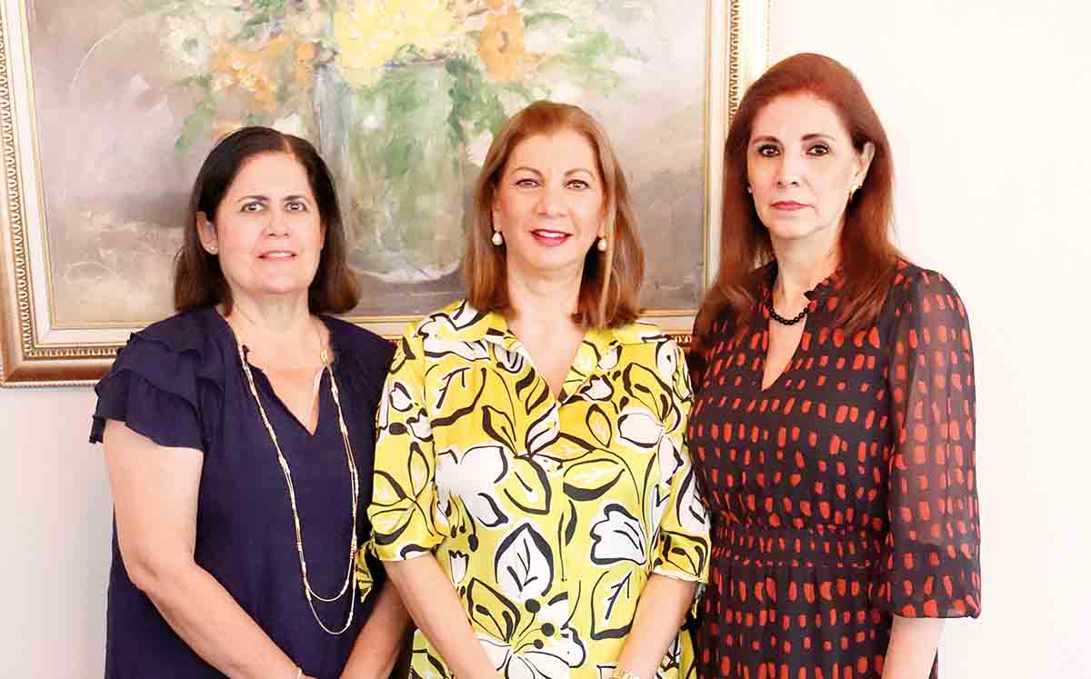 ISABEL MORALES, HAYDEE ANDONIE Y ROSY ALANIS llegaron con sus mejores outfits al festejo