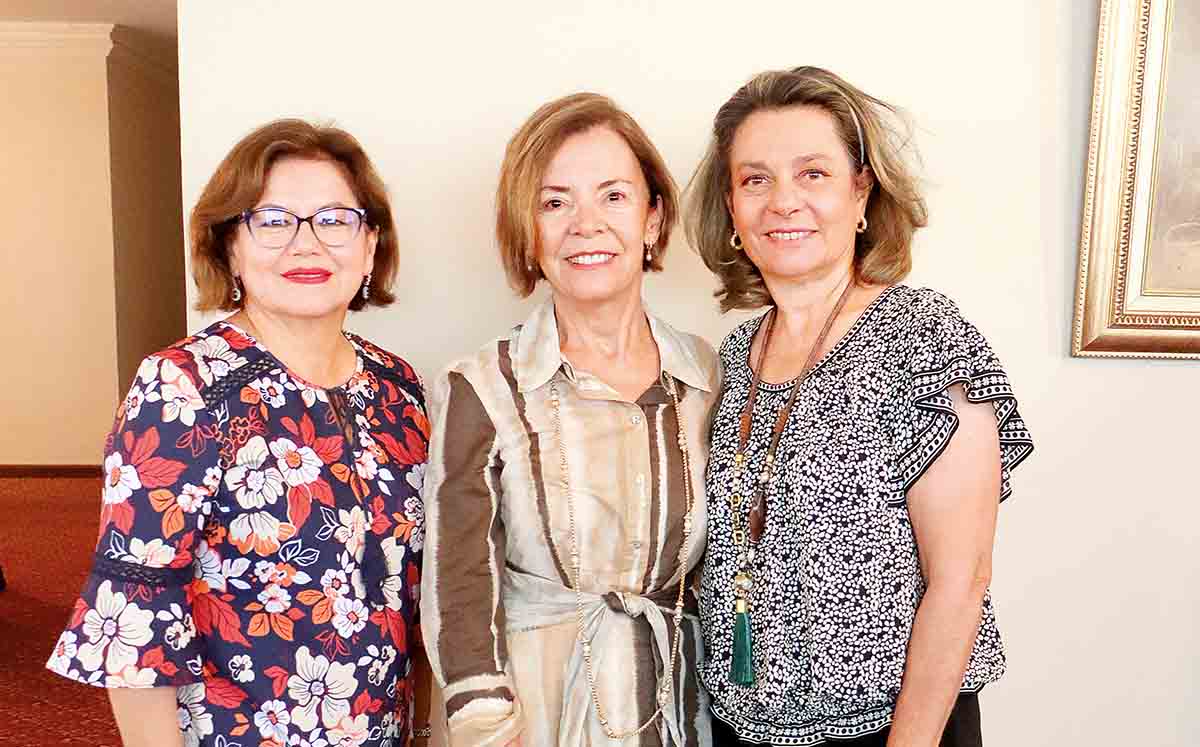 Asistentes nos regalaron sus mejores sonrisas en la despedida de soltera de Arantxa