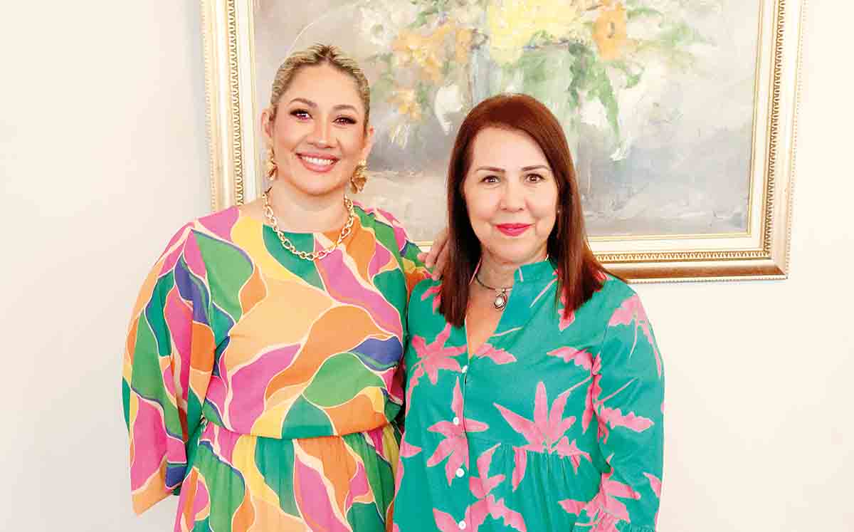 LORENA RIVERA Y JENNY TREVIÑO llegaron con sus mejores outfits al festejo
