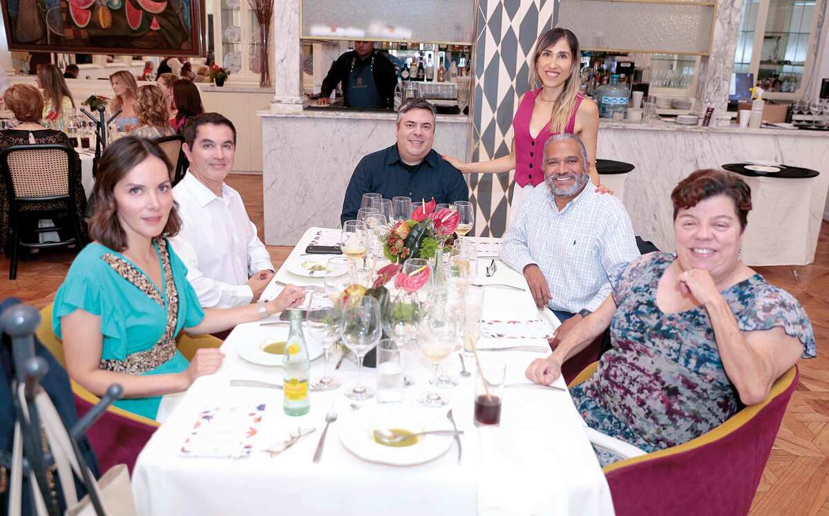 Adriana Vargas, Juan de Dios Calderón, Fabricio Cantú, Feniosky Peña Mora, Alin Drivet y Paloma González