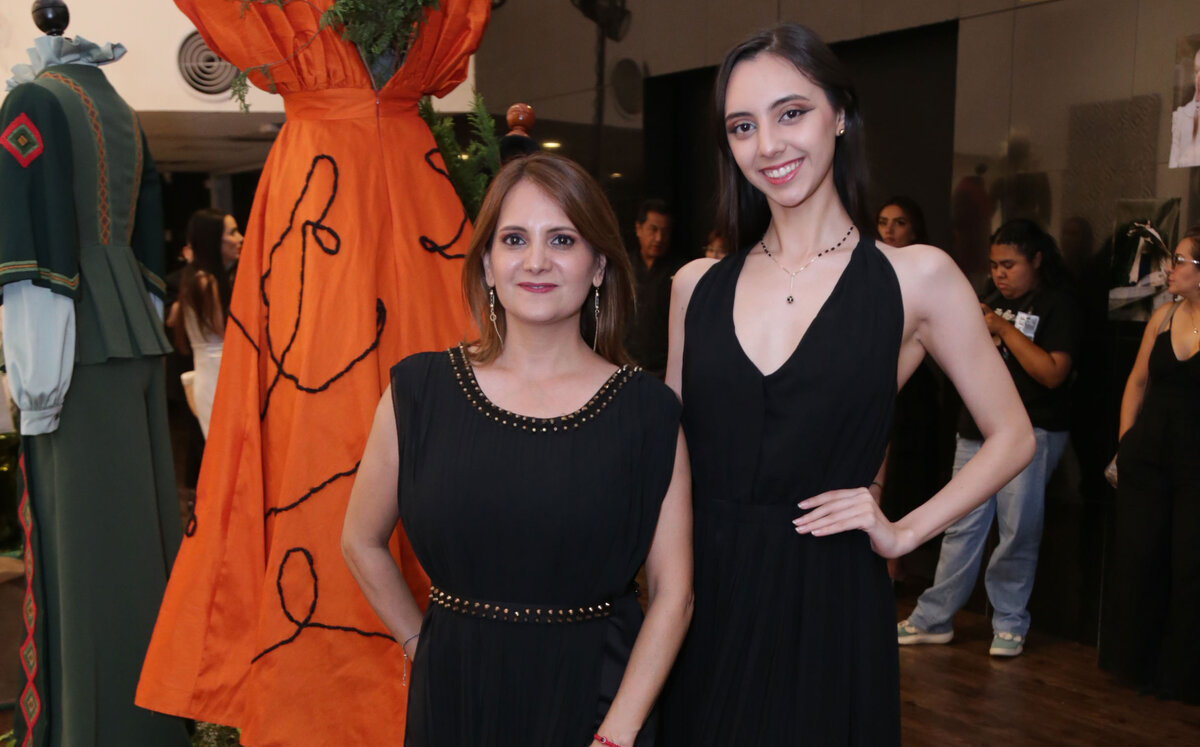 Gabriela Villarreal y Regina Saldaña