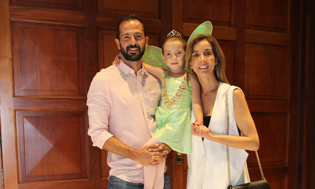 Luis Fernando Villanueva, María Julia Villicaña y Valeria Aranda