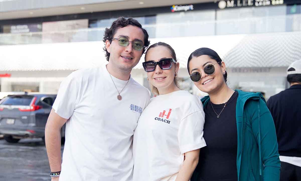 Mario Mora, Alejandra Hernández y Lili Moreno
