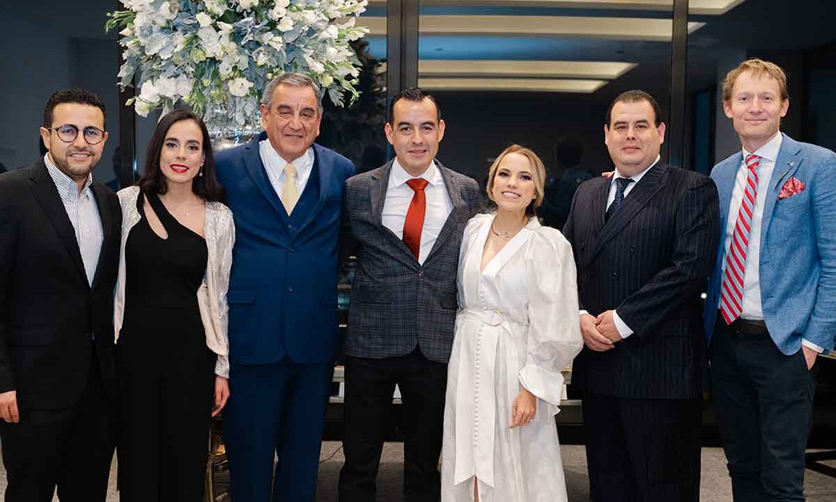 Javier Jiménez, Fernanda Mora, Miguel Mora, Jorge Mora, María Andrea Díaz, Luis Mora y Stephan Van