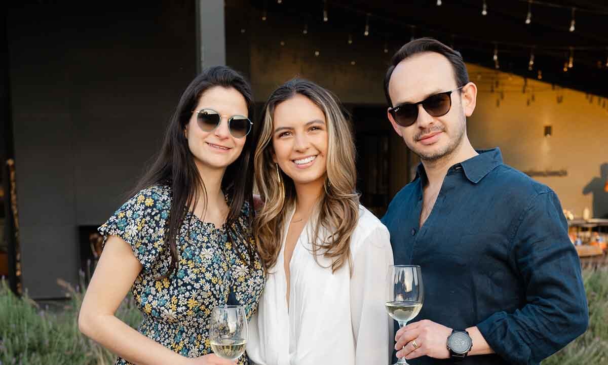 Georgette Wilthew, Constanza Navarro y Carlos Huber