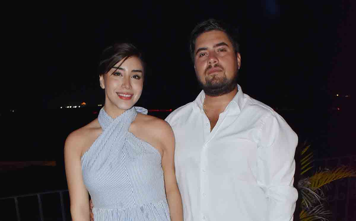 ESTHER SALAZAR Y DANIEL BARBA llegaron con sus mejores outfits al evento