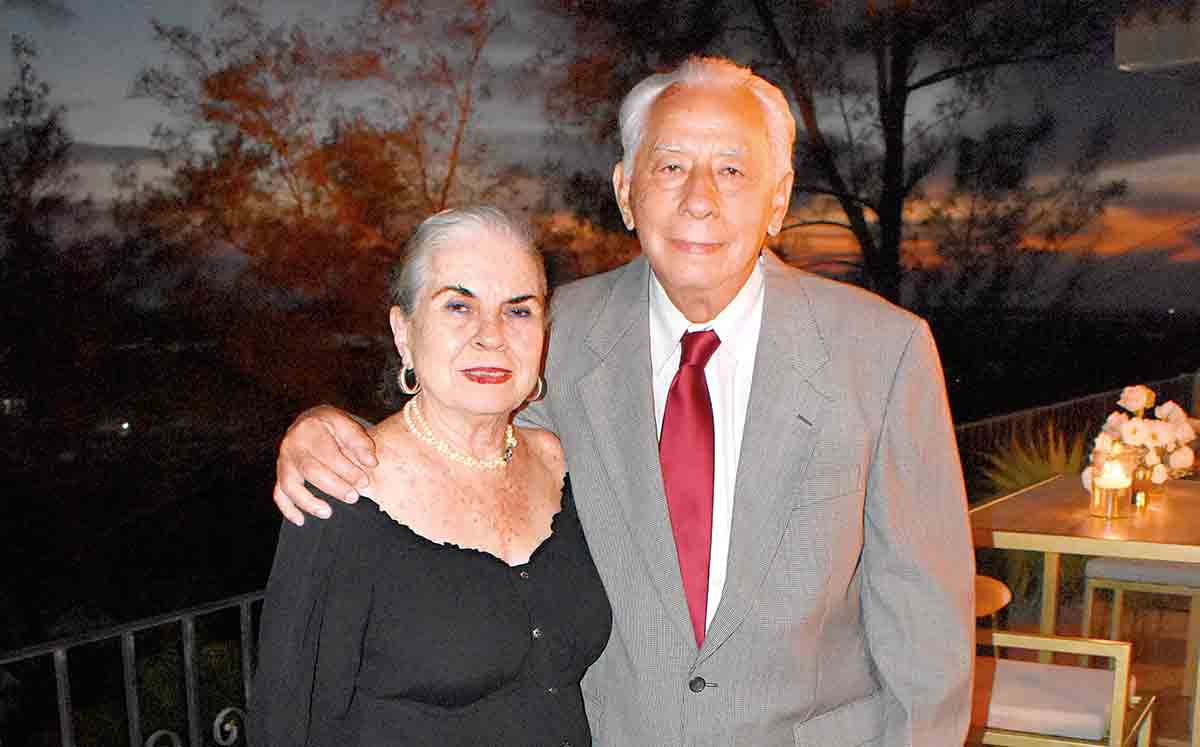 NORA GONZÁLEZ Y FRANCISCO JAVIER GÓMEZ están muy felices de unir las dos familias