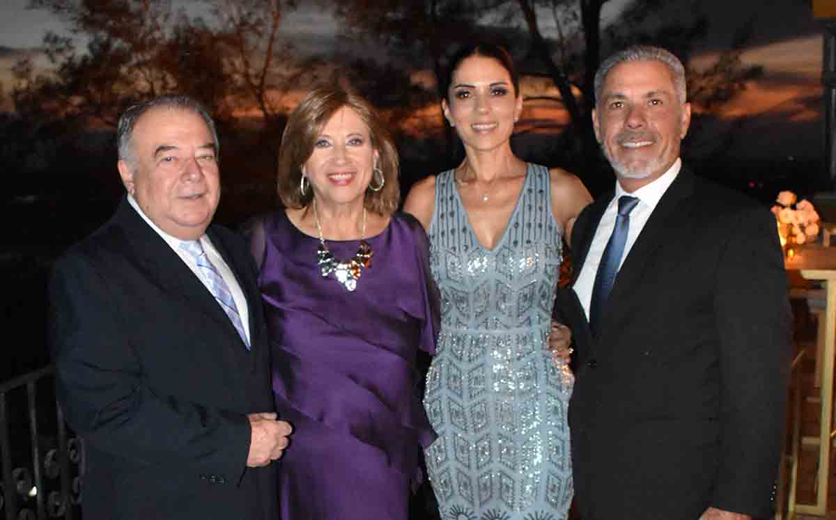 JOSÉ MANUEL BENÍTEZ , MARIAGEL MANZUR, NORA GÓMEZ Y ANDRÉS MARTÍNEZ no pudieron contener la felicidad