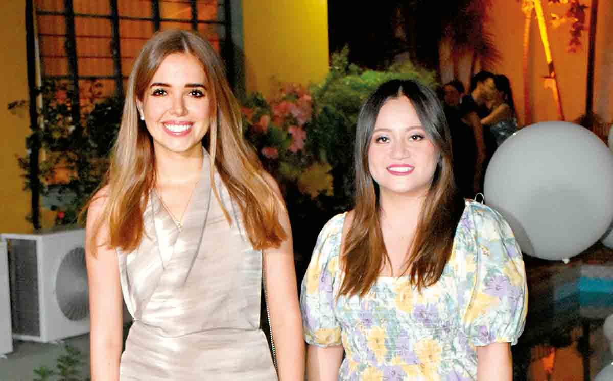 MARÍA ELIZA RAMÓN Y LIZETH REYES nos regalaron sus mejores sonrisas en la pedida