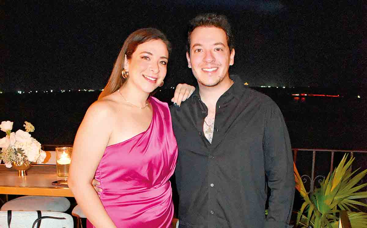 JACQUIE MANZUR Y EMILIO MANZUR llegaron con sus mejores outfits al festejo