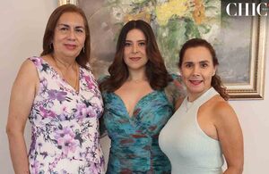 MIRNA HERNÁNDEZ, ARANTXA HERNÁNDEZ, PILAR ERAÑA felices en la despedida de soltera