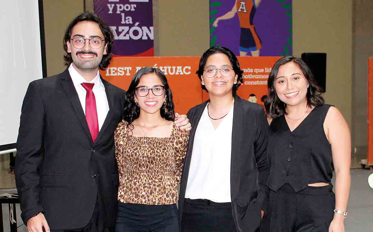 FERNANDO BERNAL, XIMENA ZURRICANDAY, TANIA CASTILLO Y ANALÚ DOMÍNGUEZ felices de dar lo mejor durante su periodo en la mesa directiva