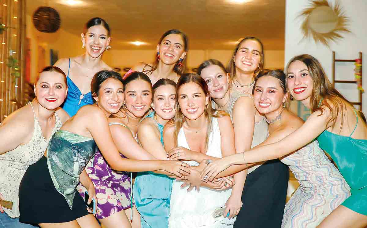 ZALMA RAGE, ARANTZA GUTIÉRREZ, MARÍA CANSECO, PAULINA LÓPEZ, STEFANY GARCÍA, PAOLA RODRÍGUEZ, MARIFER DELOI, CAROLINA TREVIÑO, VALERIA GÓMEZ Y ANDREA