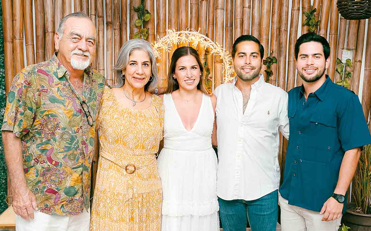 JORGE MORRIS, PATY ALAVA, VERÓNICA MARTÍN DEL CAMPO, JORGE MORRIS Y ALEX MORRIS llegaron con sus mejores outfits al festejo