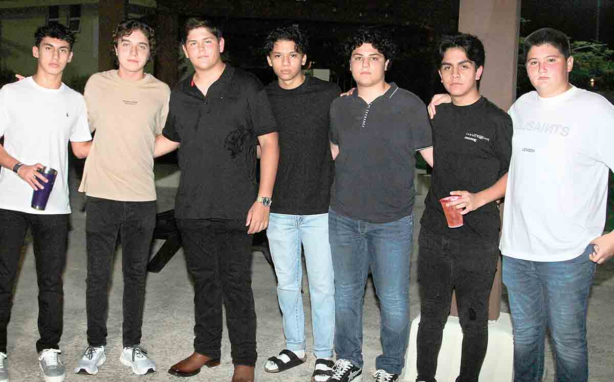 JUAN PABLO MORENO, DIEGO DÍAZ, SEBASTIÁN VERLAGE,  MARIANO SARMIENTO, RENAUD CASTRO Y EDUARDO MOHAMAR presentes en el festejo