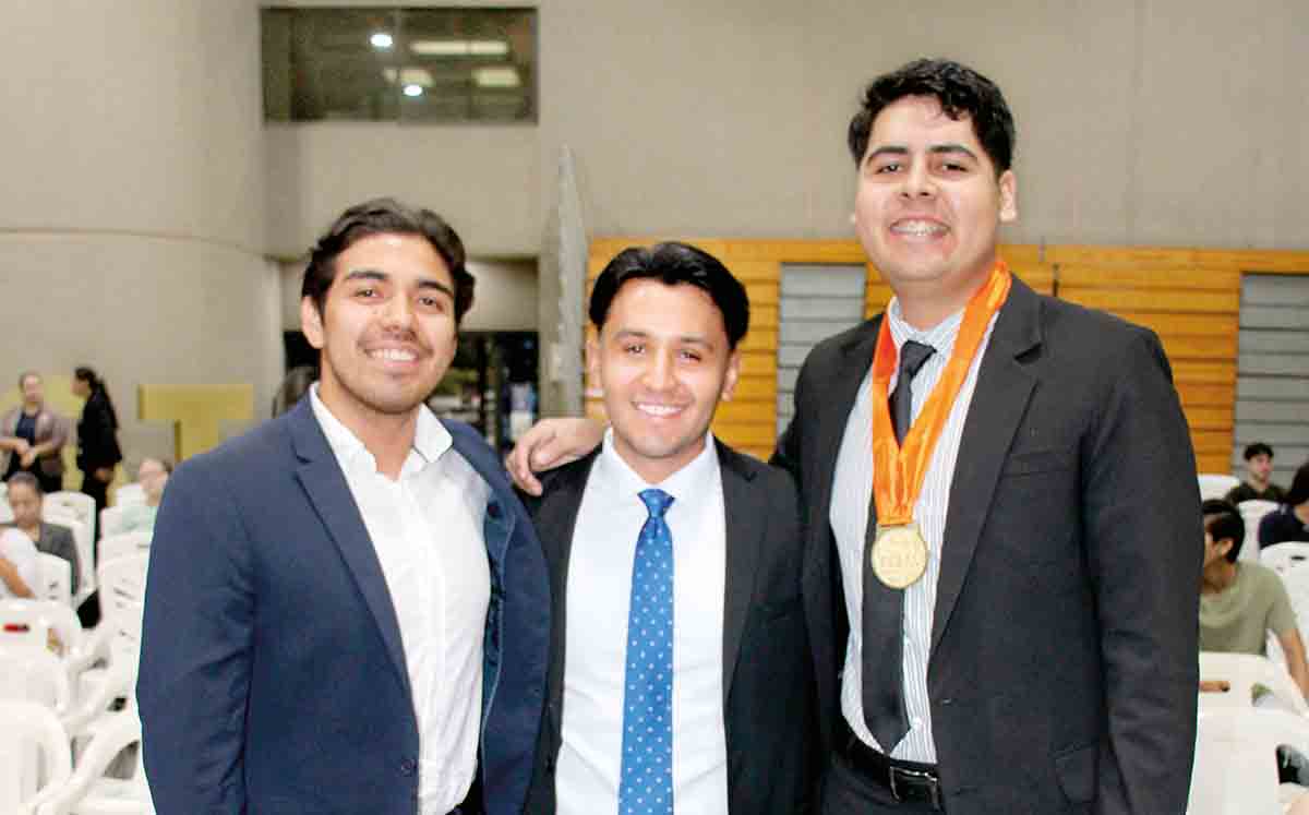 ÓSCAR RODRÍGUEZ, KARLO AGUILAR Y ALFREDO ELIZALDE nos regalaron sus mejores sonrisas