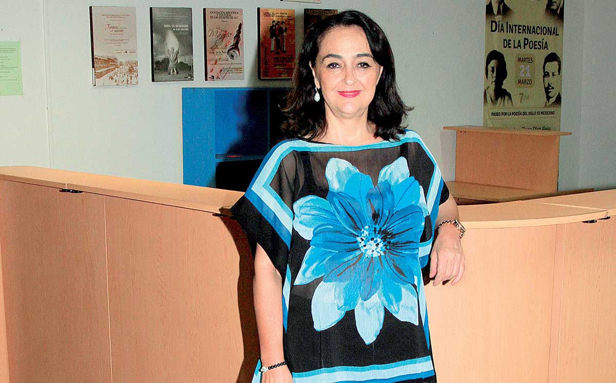 MÓNICA DE ZAPIEN en la Biblioteca del Espacio Cultural Metropolitano