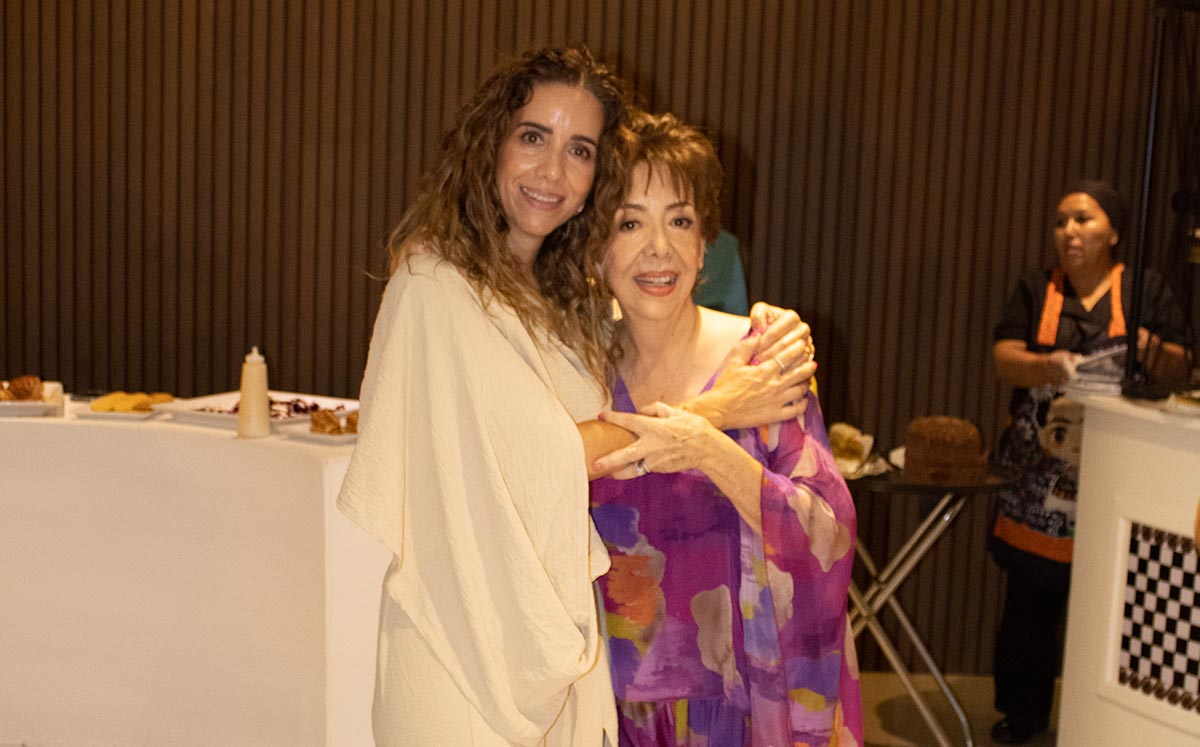 DORA LUZ GONZÁLEZ y DORA LUZ DE GONZÁLEZ no pararon de tomarse fotos