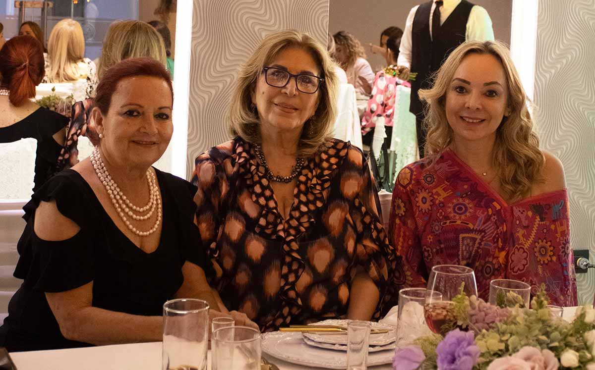 Asistentes llegaron puntuales al festejo