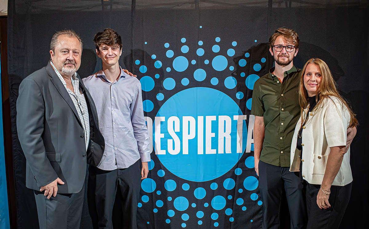 Presentación del libro ¡DESPIERTA! por el Dr. López Parra