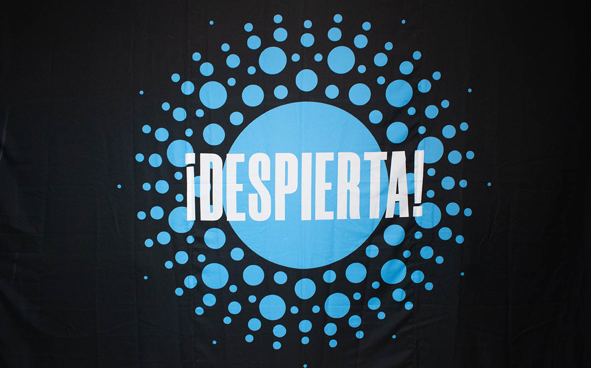 Presentación del libro ¡DESPIERTA! por el Dr. López Parra