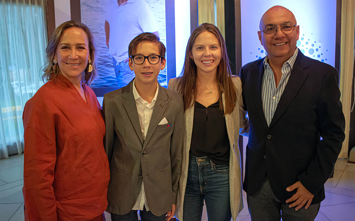 Presentación del libro ¡DESPIERTA! por el Dr. López Parra