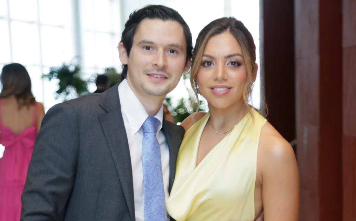 Adrián González y Paola Ferrigno