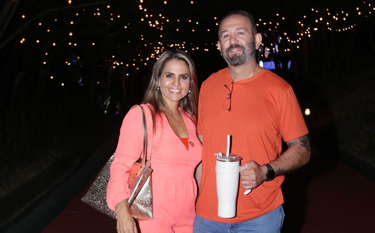 Cecila Tovar y César González