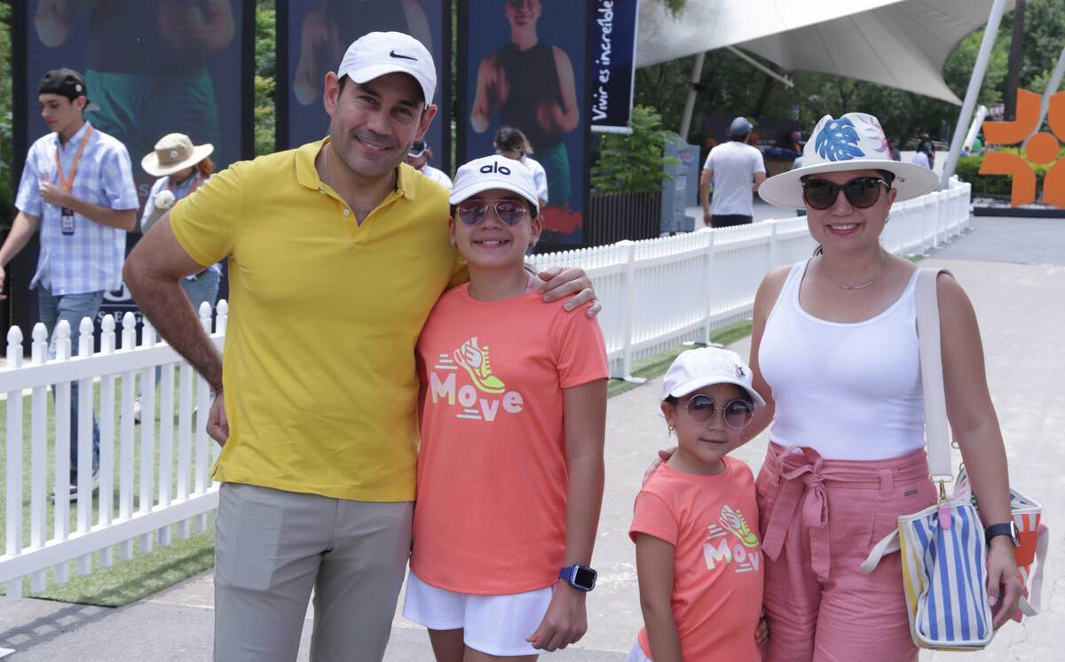 Felipe Delgado, Sara Delgado, Valentina Delgado y Celina Salas