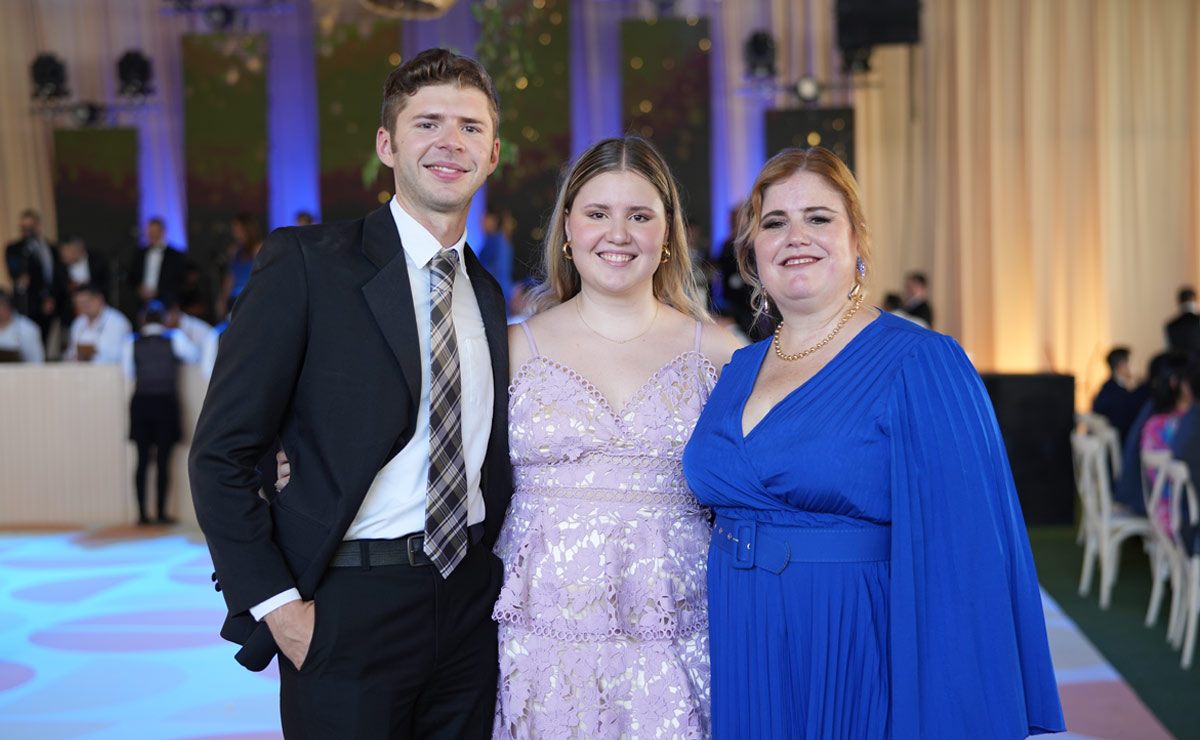 Roberto, Anacris y Cristy