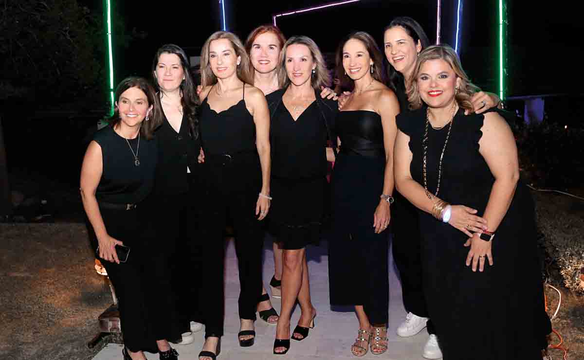Ana Paty Fajer, Mónica González, Yvonne Odriozola, Alejandra Ayala, Anette Sánchez, Ale Plancarte, Paloma Fernández y Mony Gómez