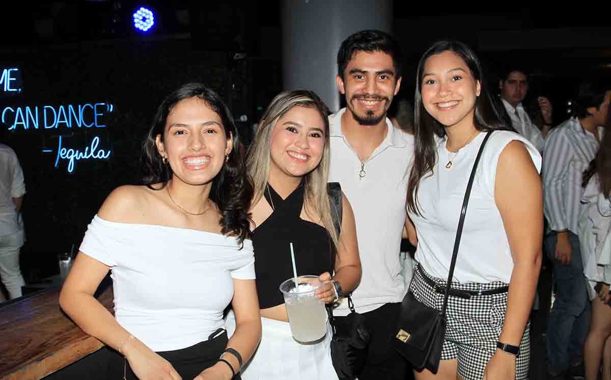 ISABEL REYES, DANIA REYES, DANIEL QUINTANAL Y DANNA SOTO nos regalaron sus mejores sonrisas