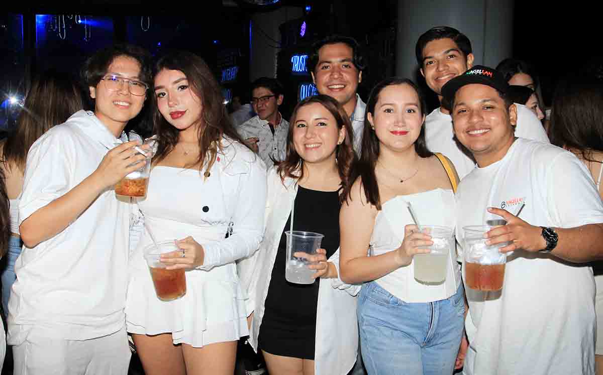 Asistentes emocionados por su nueva etapa escolar
