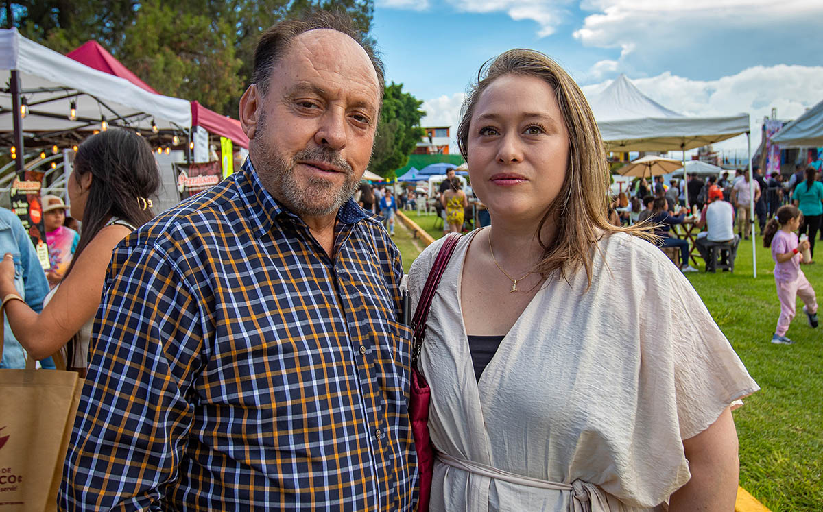 Raúl Arenas y Mariana Sánchez
