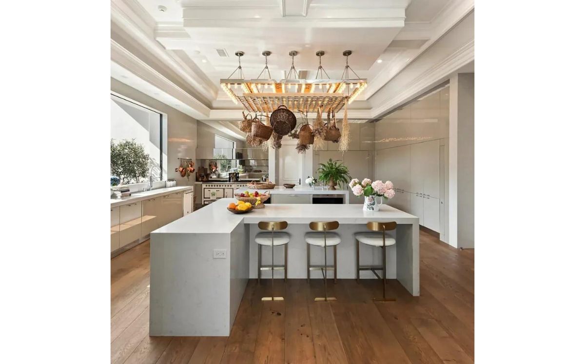 Cocina de la mansión que Jennifer Lopez y Ben Affleck ponen en venta (HomeAdvisor)
