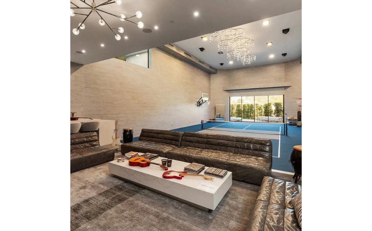 Salón deportivo de la mansión de Jennifer Lopez y Ben Affleck (HomeAdvisor)