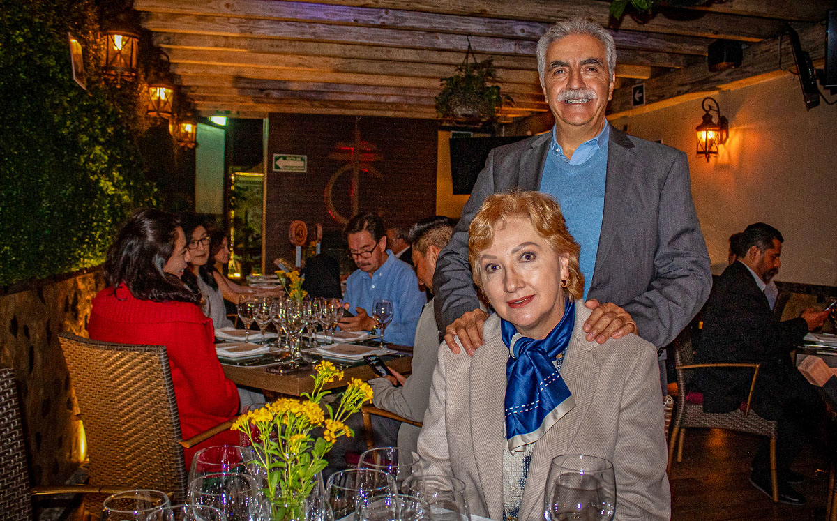 Víctor Esquivel y María Guadalupe Estrada