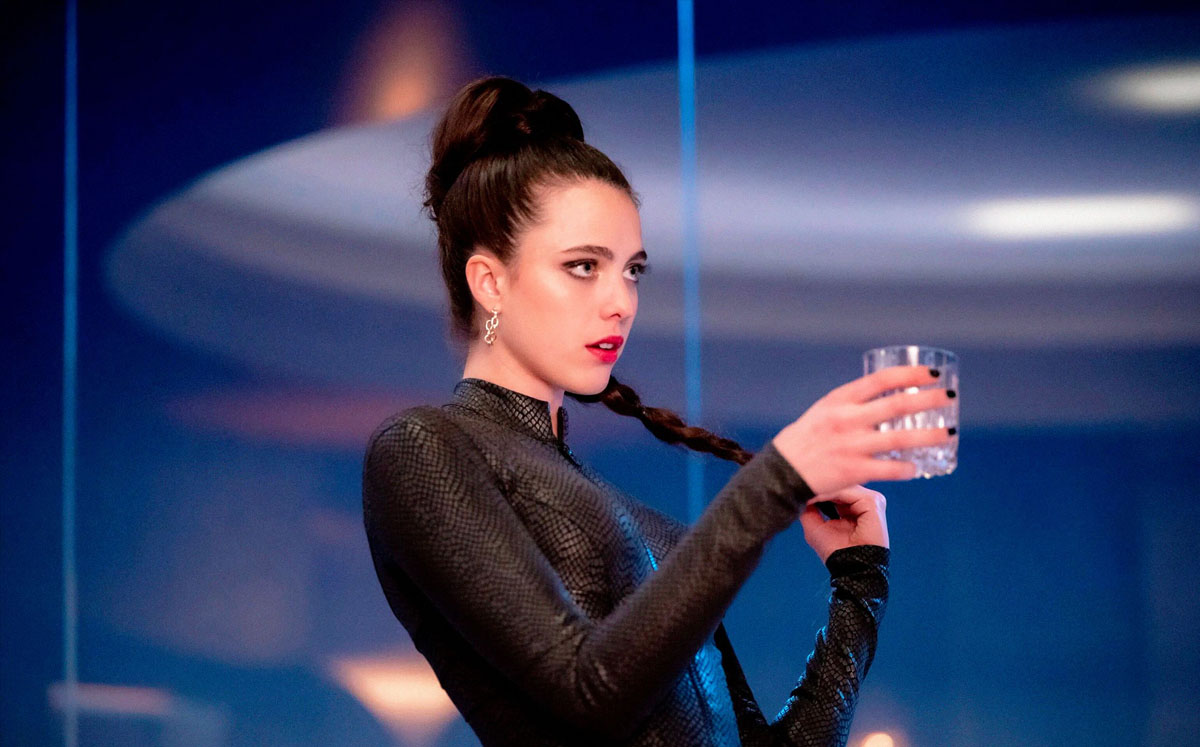 Margaret Qualley interpretando a Sue / Foto: Cortesía
