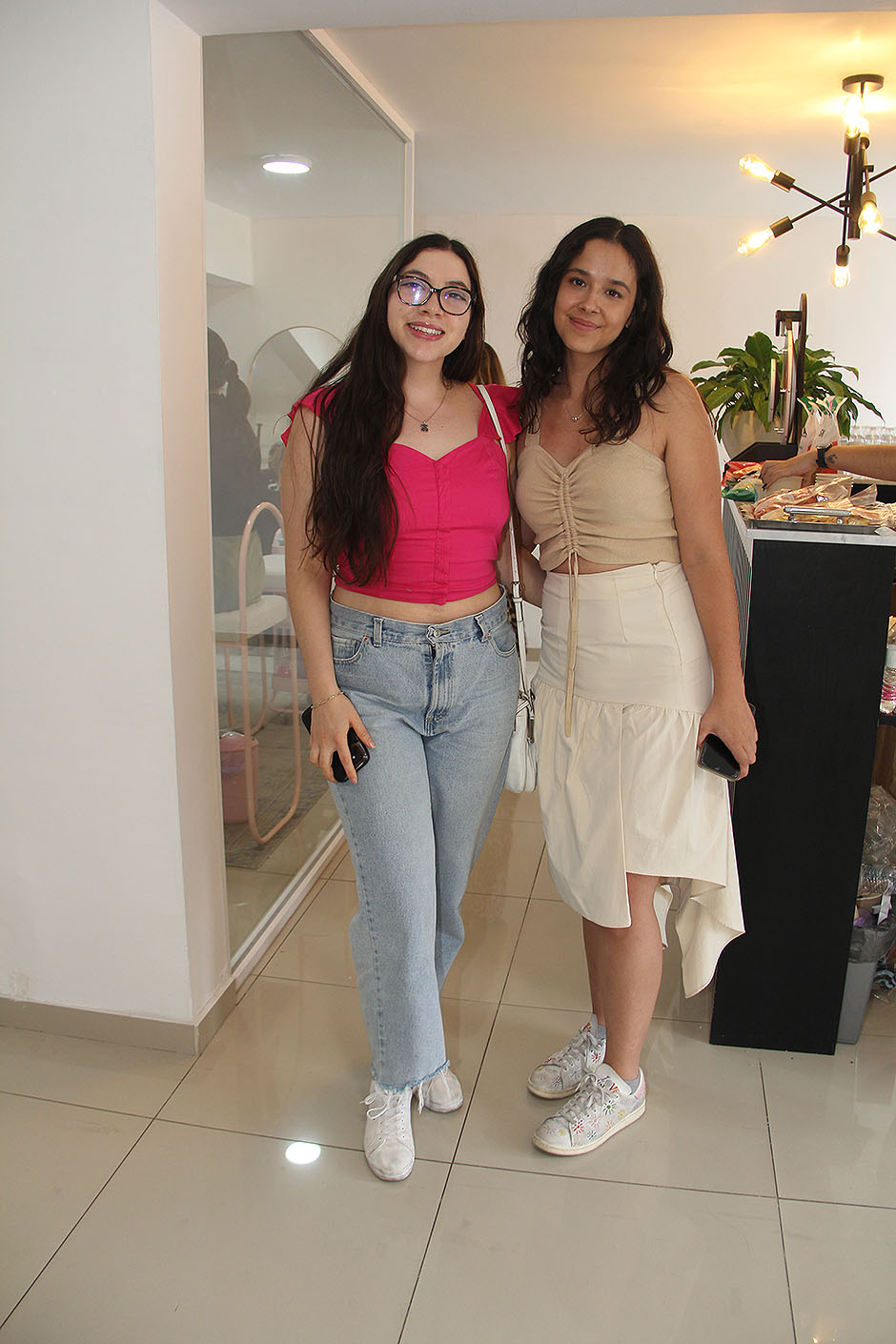 Ale Pérez y Ximena Carrasco