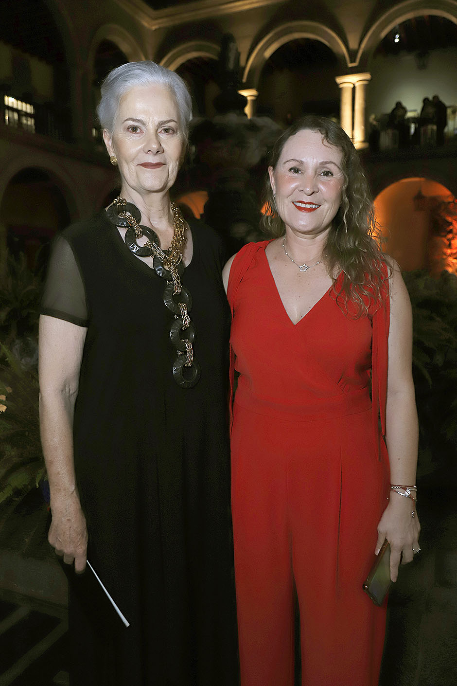 Dora Fafutis y Claudia Villarruel