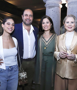01 Kárima Martínez, Eduardo Martínez, Karime Sandoval y Carmen Jiménez