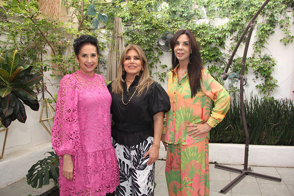 Laura Díaz, Tere Alcalá y Yoya Gómez Arregui