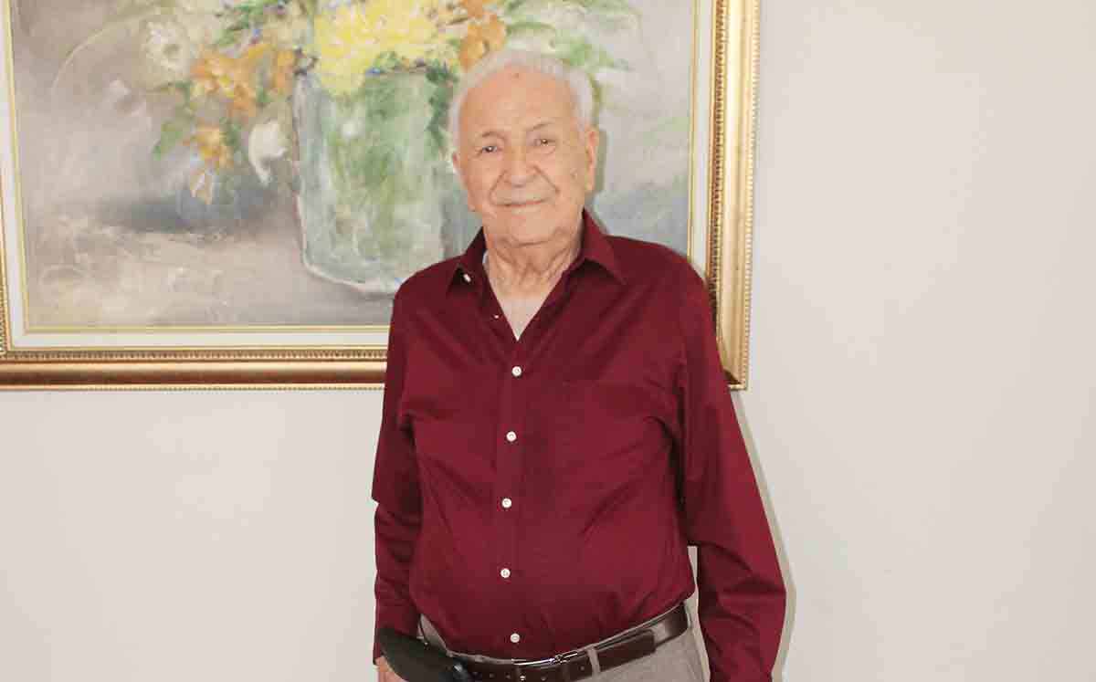 ROBERTO GONZALEZ cmuy feliz celebrando su cumpleaños en el Casino Tampiqueño