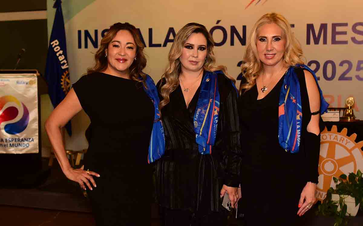 SANDRA RODRÍGUEZ, NABIL GUEVARA Y MARILÚ GODOY durante la toma de protesta 2024-2025
