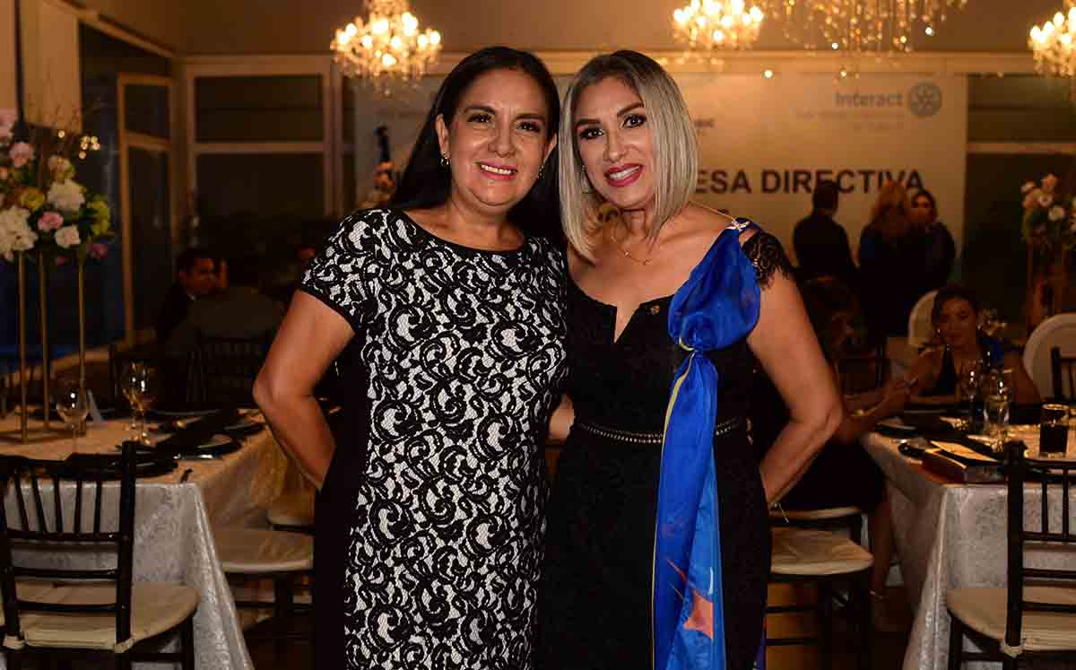 PATRICIA TREVIÑO Y XÓCHITL GABRIELA LEAL nos regalaron sus mejores sonrisas